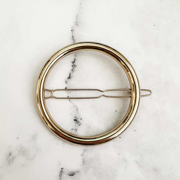✨4/$20 Chloe + Isabel x Jen Atkin Circle Barrette - Picture 2 of 4